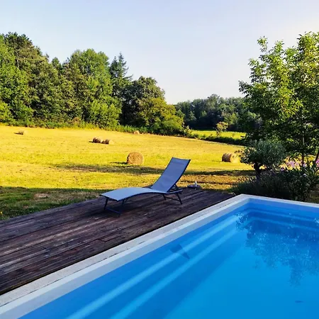 Holiday home Charmante Maison Perigourdine Renovee Saint-Alvere