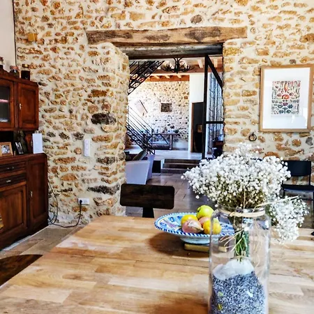 Holiday home Charmante Maison Perigourdine Renovee Saint-Alvere